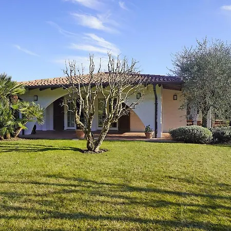 Madeleine Villa